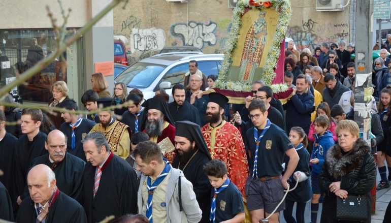 Ο Μέγας Φώτιος αγίασε τις γειτονιές και τους δρόμους της Νέας Παραλίας Θεσσαλονίκης (ΦΩΤΟ)