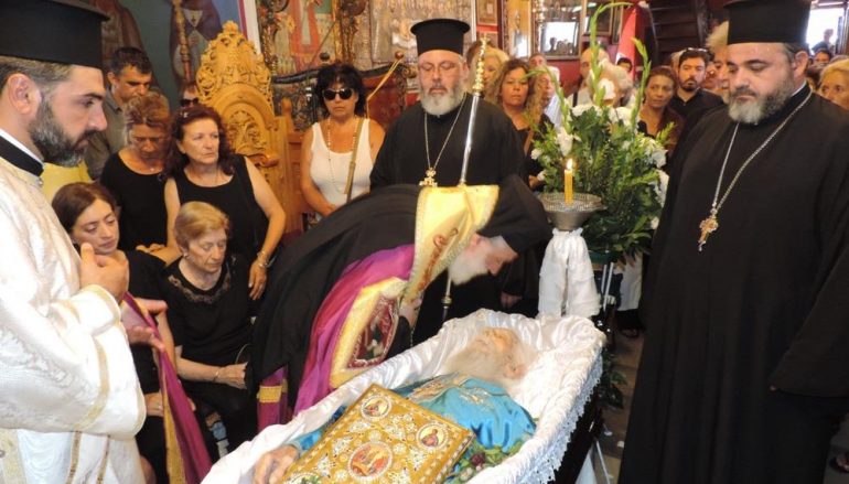 Εξόδιος Ακολουθία του Πρωτοπρ. Γεωργίου Ζουγανέλη στη Μύκονο (ΦΩΤΟ)