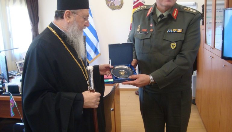 Ο Μητροπολίτης Κορίνθου στο Στρατόπεδο της Σχολής Μηχανικού (ΦΩΤΟ)
