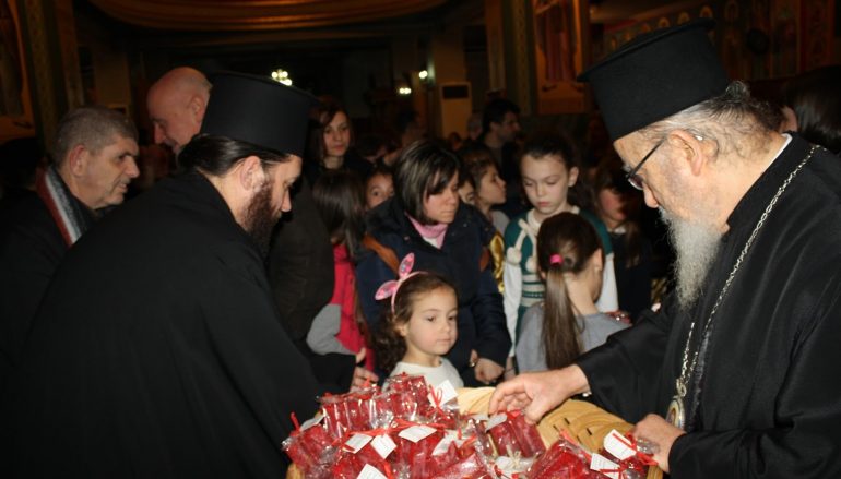 Χριστουγεννιάτικη Εκδήλωση στον Ι. Ν. Αγίας Τριάδος Αγρινίου (ΦΩΤΟ)