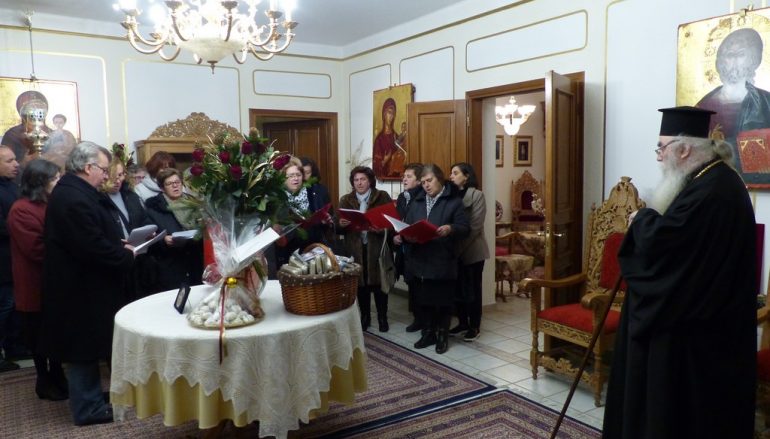 Τα πρώτα καστοριανά κάλαντα έψαλλαν στον Μητροπολίτη Σεραφείμ (ΒΙΝΤΕΟ)