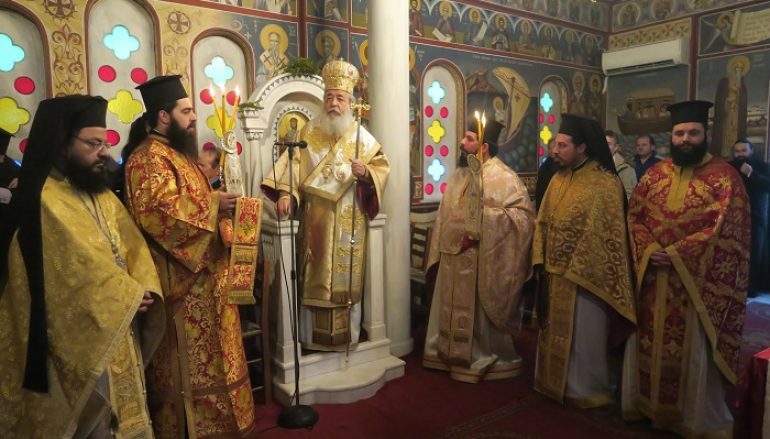 Η Εορτή ανακομιδής των Λειψάνων του Αγίου Εφραίμ στη Λαμία (ΦΩΤΟ)
