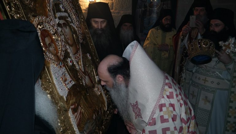Τα Μετέωρα υποδέχθηκαν Εικόνα της Παναγίας Τριχερούσας (ΦΩΤΟ)