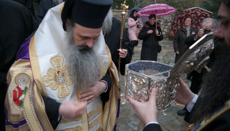 Η Καλαμπάκα υποδέχθηκε την Κάρα του Αγ. Θεοδώρου του Στρατηλάτου (ΦΩΤΟ)