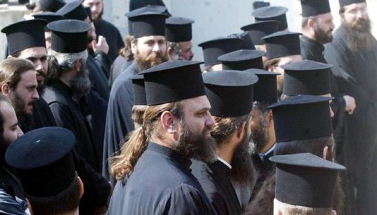 Υπουργείο Παιδείας: 190 νέες οργανικές θέσεις κληρικών