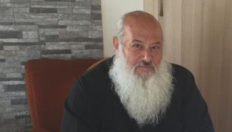 Στυλιανός Σάββα: “Δεν πρόκειται να βγάλω τα ράσα” (BINTEO)