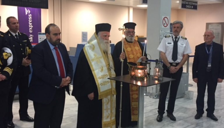 Έφτασε στα Κύθηρα το Άγιον Φως (ΦΩΤΟ)