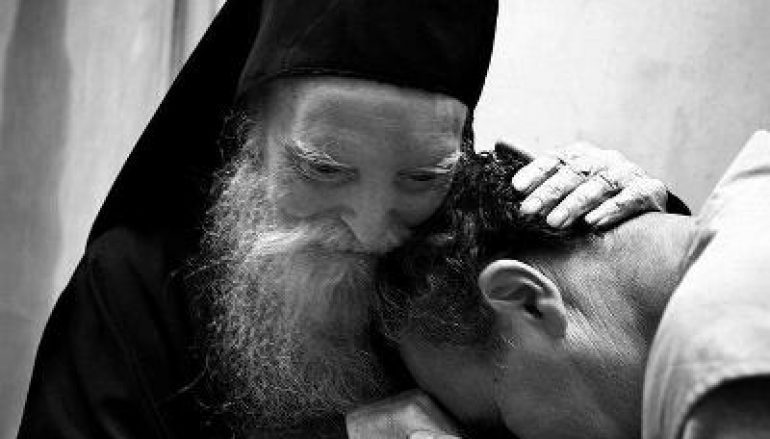 Με πονάς αλλά εγώ σε “προσκυνώ”