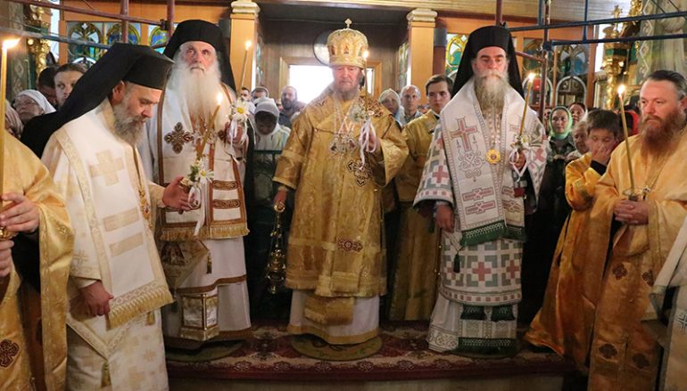 Η εορτή του Αγίου Λουκά του Ιατρού στη Συμφερούπολη της Κριμαίας (ΦΩΤΟ)