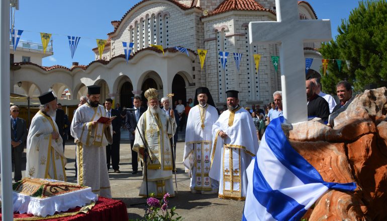 Αποκαλυπτήρια Μνημείου από τον Μητροπολίτη Μαντινείας (ΦΩΤΟ)