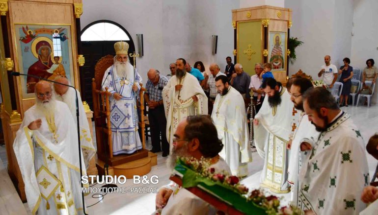 Αρχιερατική Θ. Λειτουργία στον Ι. Ναό Αγίου Λουκά στο Ναύπλιο (ΦΩΤΟ)