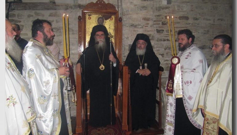 Δισαρχιερατικός Εσπερινός της Τιμίας Εσθήτος στην Βλαχέρνα Άρτας (ΦΩΤΟ)