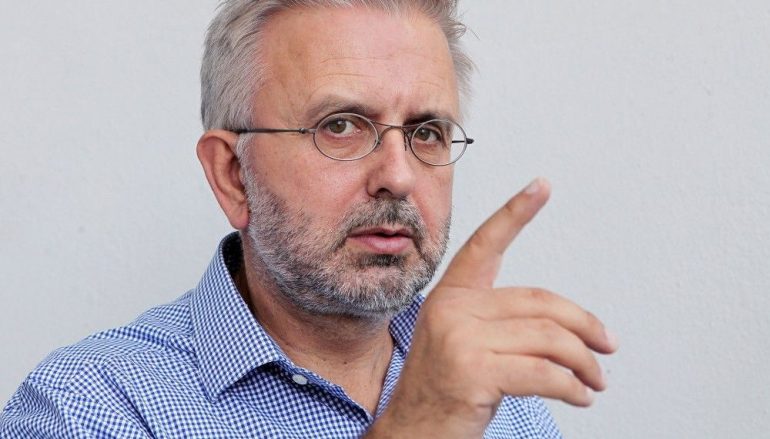 Ασέβεια Έλληνα Δημοσιογράφου προς τον Χριστό και την Παναγία