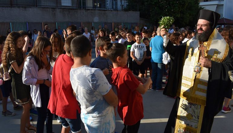 Αγιασμοί για την νέα σχολική χρονιά από τον Μητροπολίτη Μαρωνείας (ΦΩΤΟ)