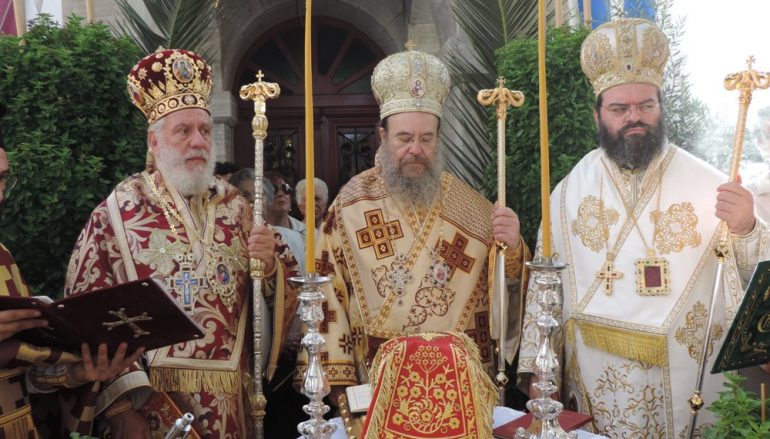 Εγκαινιάσθηκε ο Μητροπολιτικός Ι. Ναός Μυκόνου (ΦΩΤΟ)