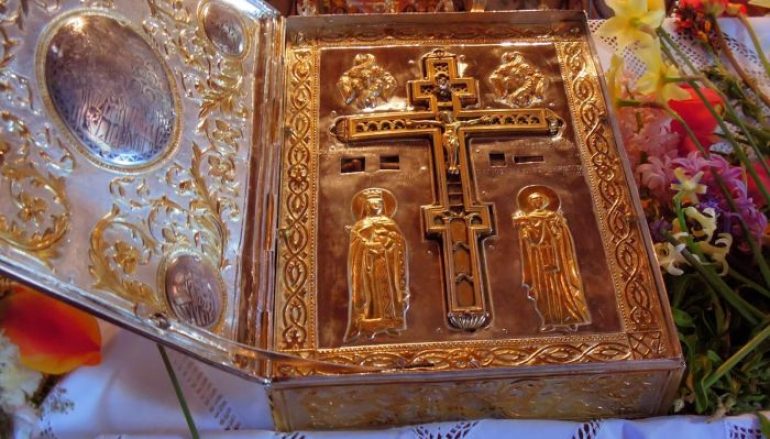 «Σταυρός ὑψοῦται σήμερον…»