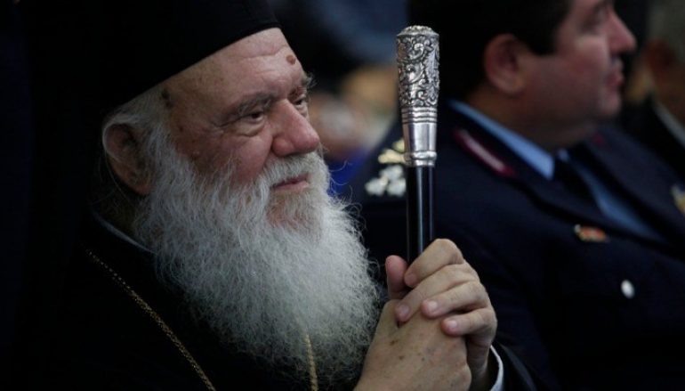Αρχιεπίσκοπος: “Αγαπάμε τον Πατριάρχη αλλά πιο πολύ την Εκκλησία και την πατρίδα”