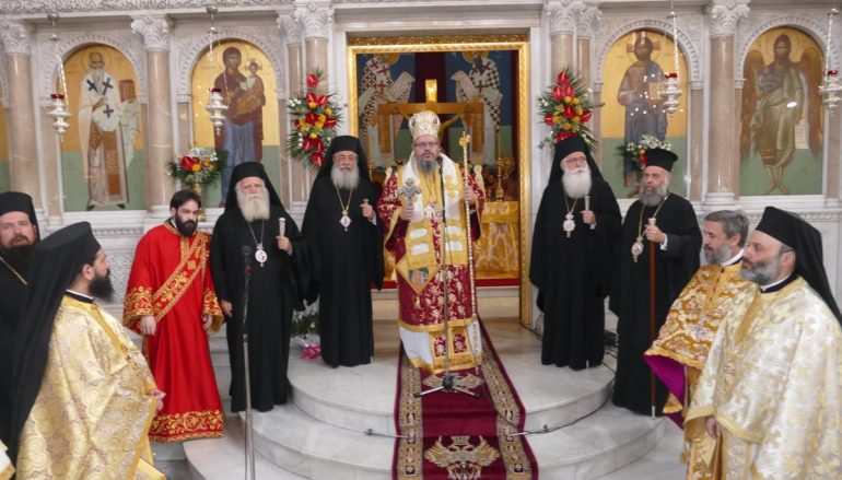 Η Πρώτη Θεία Λειτουργία του Μητροπολίτη Λαρίσης στην Μητρόπολή του (ΦΩΤΟ)