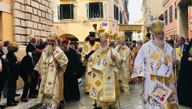 Πάνδημη Λιτάνευση του Σκηνώματος του Αγίου Σπυρίδωνος στην Κέρκυρα (ΦΩΤΟ)