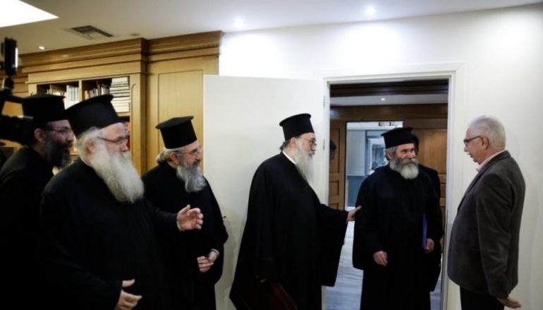 Γαβρόγλου προς κληρικούς Κρήτης: “Δε σας αποκλείσαμε!”