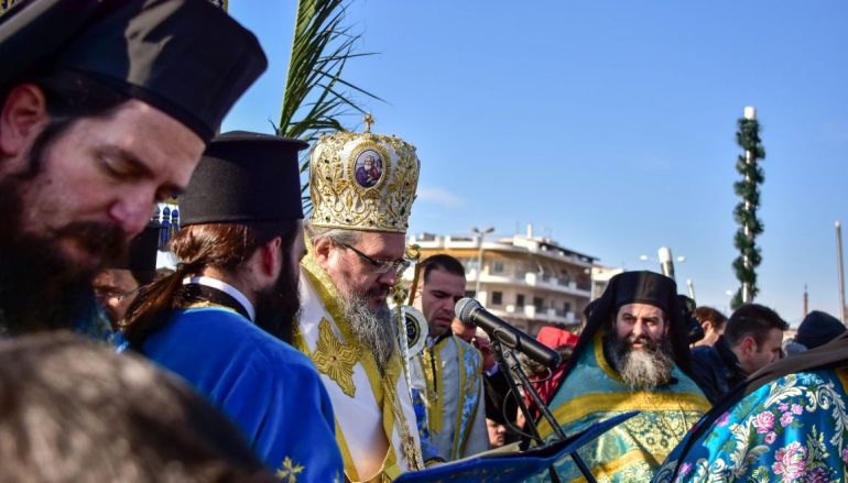 Ο Αγιασμός των Υδάτων στον Πηνειό ποταμό